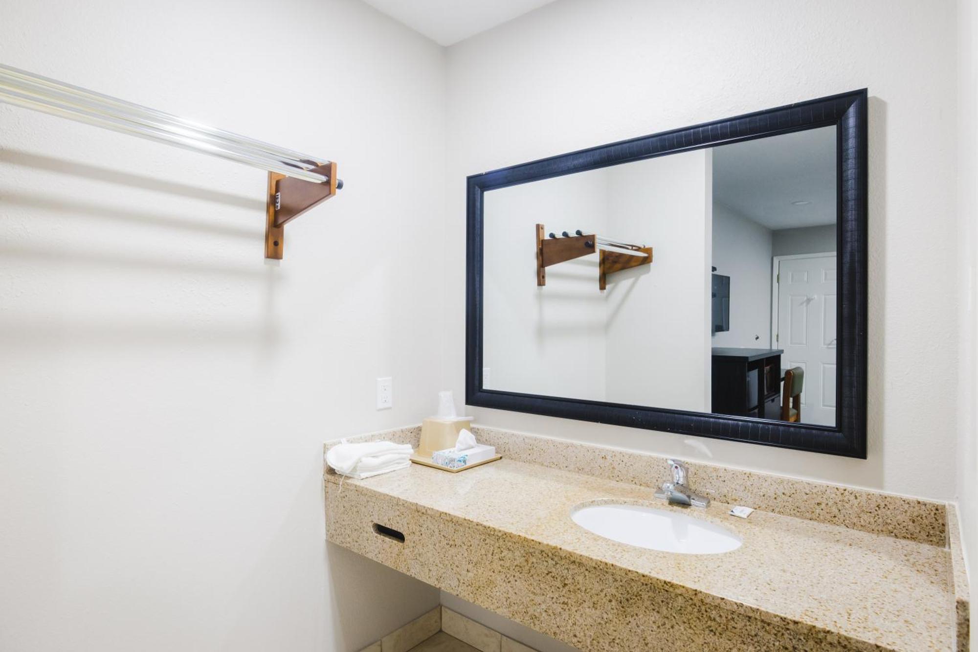 Scottish Inn & Suites Wharton Dış mekan fotoğraf