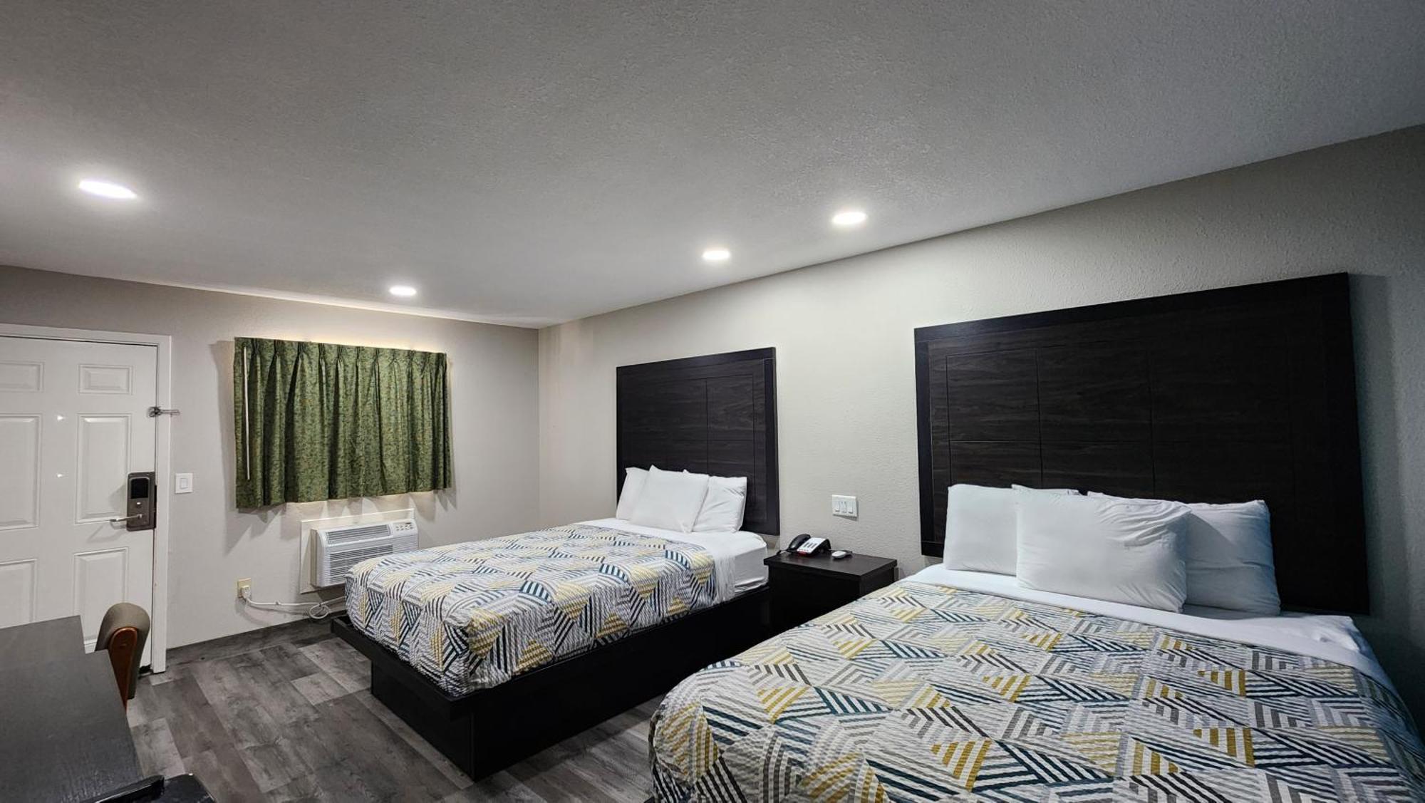 Scottish Inn & Suites Wharton Dış mekan fotoğraf